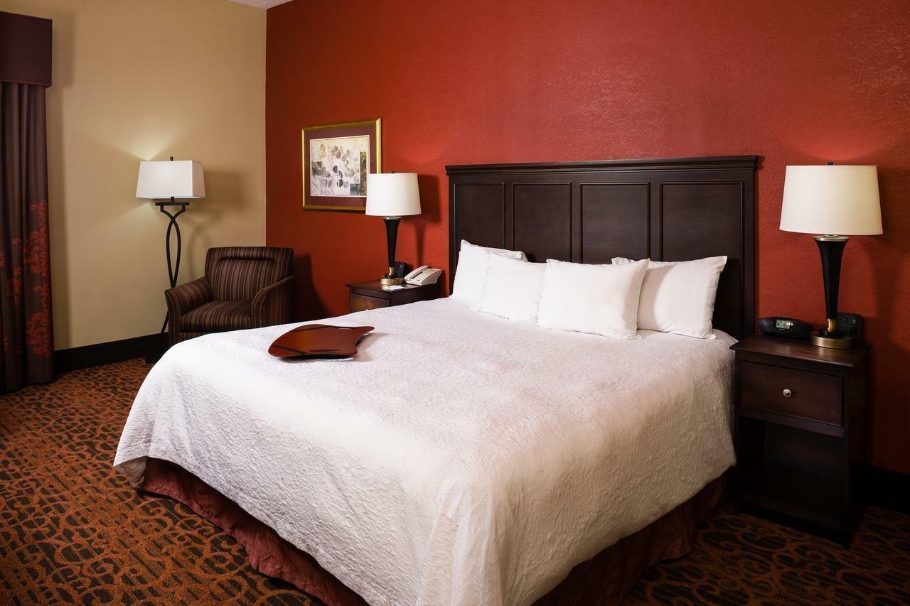 Hampton Inn Columbia Exterior photo