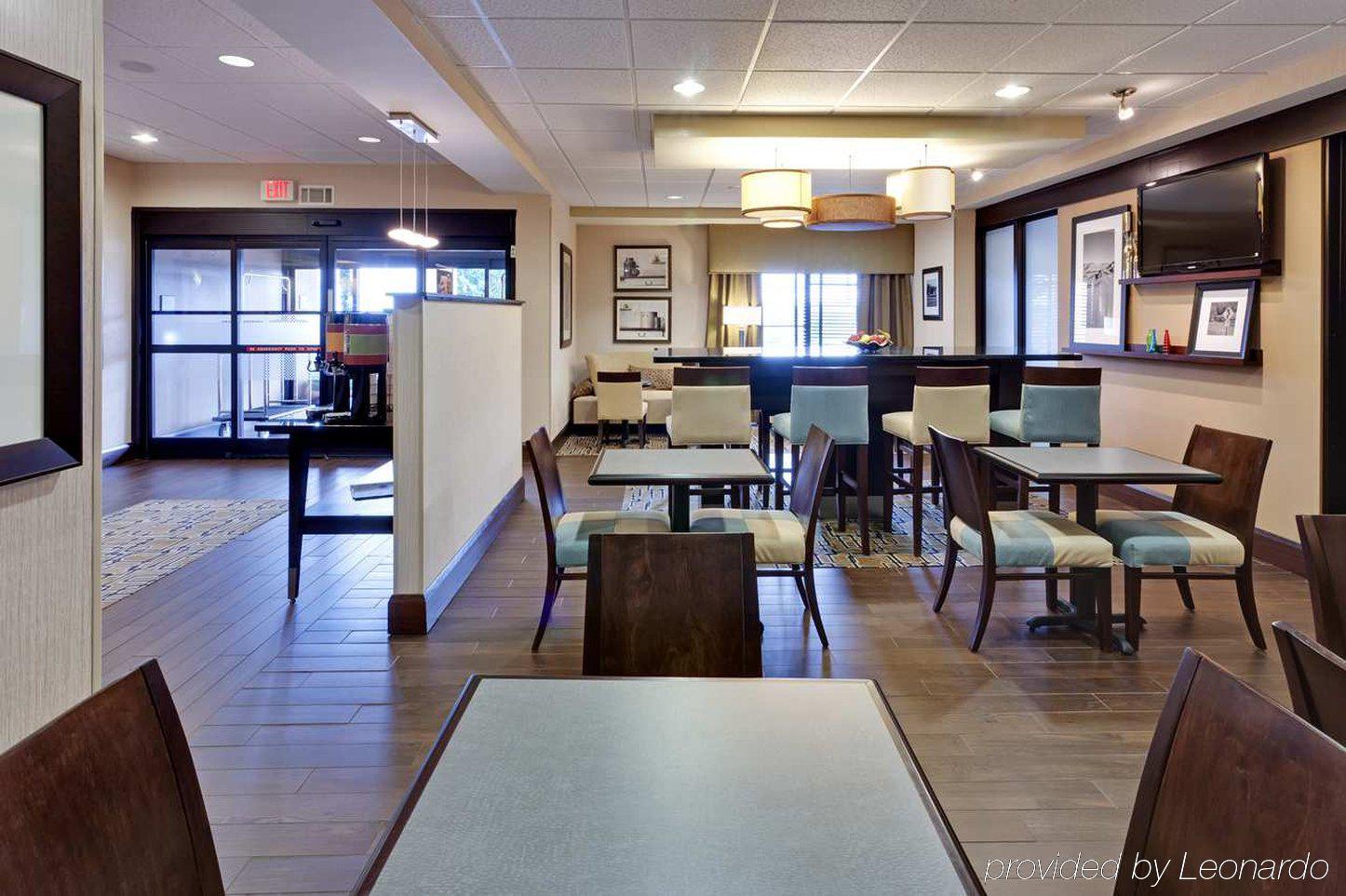 Hampton Inn Columbia Exterior photo